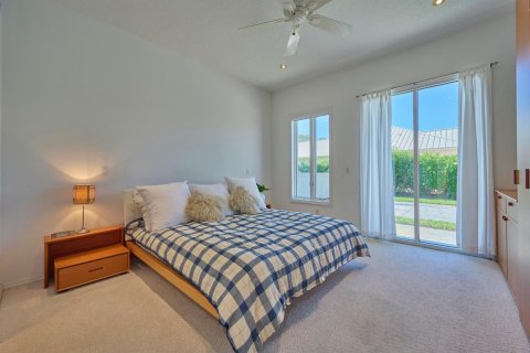 House in St. Lucie, Florida 4 bedrooms, 357.86 sq.m. № 2389926 - photo 24