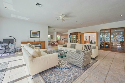 House in St. Lucie, Florida 4 bedrooms, 357.86 sq.m. № 2389926 - photo 7