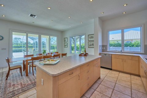 House in St. Lucie, Florida 4 bedrooms, 357.86 sq.m. № 2389926 - photo 9