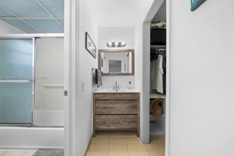 Condominio en venta en Miami, Florida, 1 dormitorio, 67.17 m2 № 1931823 - foto 15