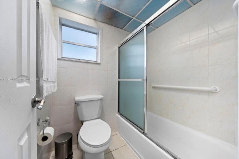 Condominio en venta en Miami, Florida, 1 dormitorio, 67.17 m2 № 1931823 - foto 10