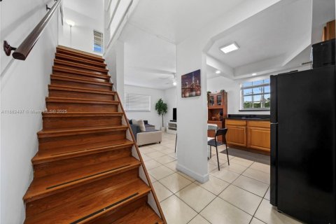 Condominio en venta en Miami, Florida, 1 dormitorio, 67.17 m2 № 1931823 - foto 2
