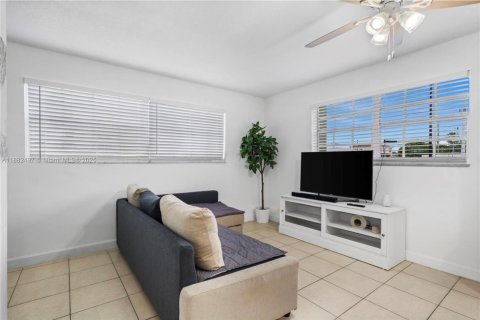 Condominio en venta en Miami, Florida, 1 dormitorio, 67.17 m2 № 1931823 - foto 8