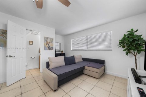 Condominio en venta en Miami, Florida, 1 dormitorio, 67.17 m2 № 1931823 - foto 6
