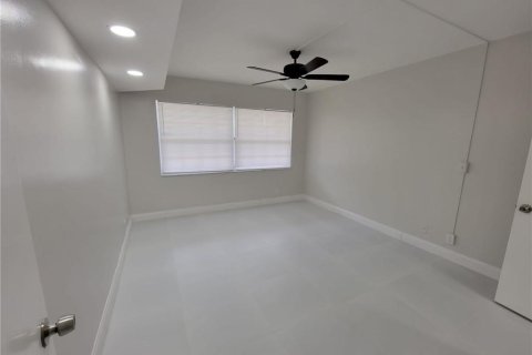 Condo in Pompano Beach, Florida, 3 bedrooms  № 2250262 - photo 10