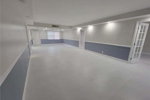 Condo in Pompano Beach, Florida, 3 bedrooms  № 2250262 - photo 25