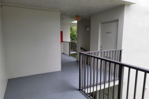 Condo in Pompano Beach, Florida, 3 bedrooms  № 2250262 - photo 6