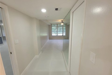 Condo in Pompano Beach, Florida, 3 bedrooms  № 2250262 - photo 11