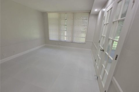 Condo in Pompano Beach, Florida, 3 bedrooms  № 2250262 - photo 15