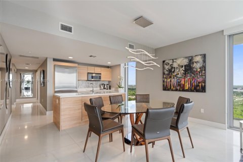 Снять в аренду кондоминиум в Норт-Майами-Бич, Флорида 3 спальни, 144.56м2, № 1959396 - фото 7