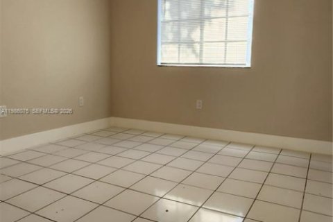 Снять в аренду виллу или дом в Халландейл-Бич, Флорида 3 спальни, 413.23м2, № 2047922 - фото 13