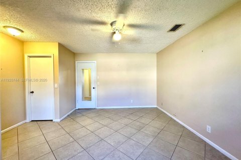 Villa ou maison à vendre à Coral Springs, Floride: 3 chambres, 155.89 m2 № 1988655 - photo 29