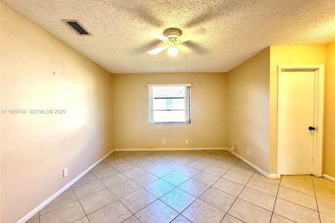 Villa ou maison à vendre à Coral Springs, Floride: 3 chambres, 155.89 m2 № 1988655 - photo 27