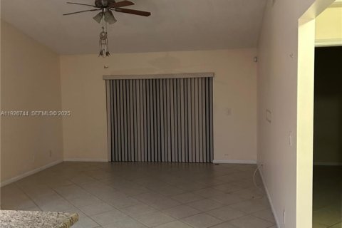 Villa ou maison à vendre à Coral Springs, Floride: 3 chambres, 155.89 m2 № 1988655 - photo 7