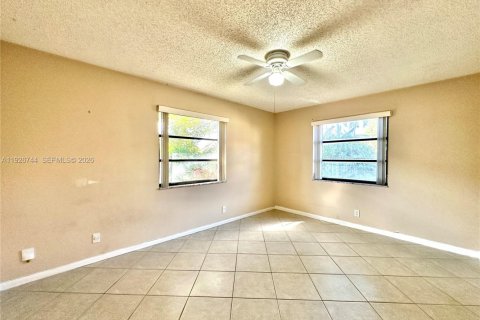 Villa ou maison à vendre à Coral Springs, Floride: 3 chambres, 155.89 m2 № 1988655 - photo 20