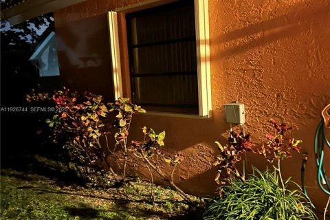 Villa ou maison à vendre à Coral Springs, Floride: 3 chambres, 155.89 m2 № 1988655 - photo 11