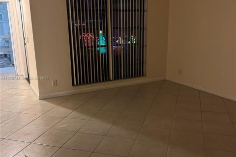 Villa ou maison à vendre à Coral Springs, Floride: 3 chambres, 155.89 m2 № 1988655 - photo 5