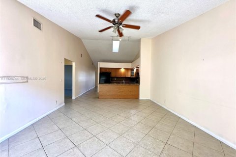 Villa ou maison à vendre à Coral Springs, Floride: 3 chambres, 155.89 m2 № 1988655 - photo 18