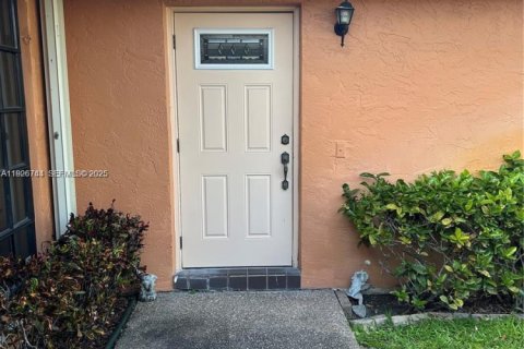 Villa ou maison à vendre à Coral Springs, Floride: 3 chambres, 155.89 m2 № 1988655 - photo 3