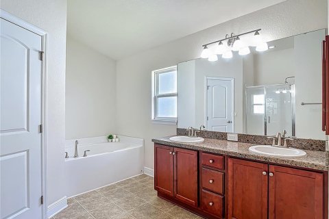 House in Wimauma, Florida 3 bedrooms, 140.65 sq.m. № 1792941 - photo 21