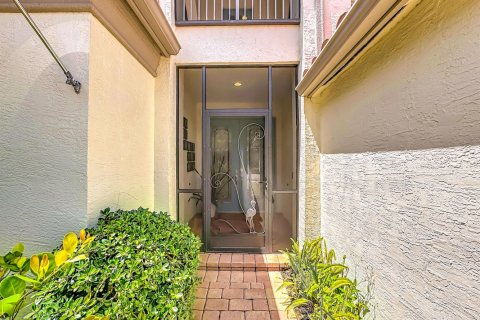 House in Port St. Lucie, Florida 3 bedrooms, 328.78 sq.m. № 2270928 - photo 7