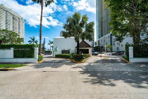 Condominio en venta en Miami, Florida, 40.88 m2 № 1985476 - foto 21