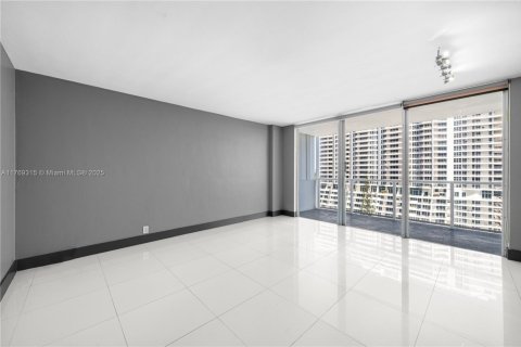 Condominio en venta en Miami, Florida, 40.88 m2 № 1985476 - foto 11