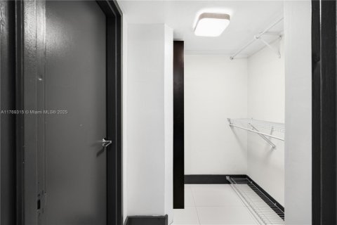 Condominio en venta en Miami, Florida, 40.88 m2 № 1985476 - foto 13