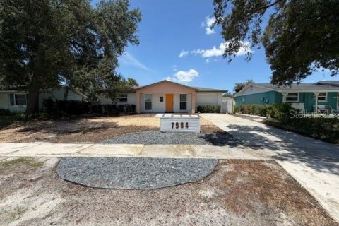 Casa en alquiler en Tampa, Florida, 3 dormitorios, 83.61 m2 № 2231364 - foto 2