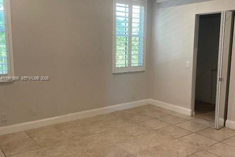 Villa ou maison à louer à Weston, Floride: 4 chambres, 183.76 m2 № 2024299 - photo 19