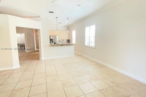 Villa ou maison à louer à Weston, Floride: 4 chambres, 183.76 m2 № 2024299 - photo 12