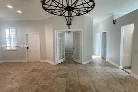 Villa ou maison à louer à Weston, Floride: 4 chambres, 183.76 m2 № 2024299 - photo 5