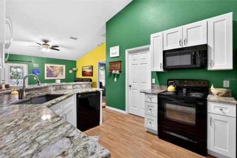 Villa ou maison à vendre à North Port, Floride: 3 chambres, 152.45 m2 № 2142431 - photo 13