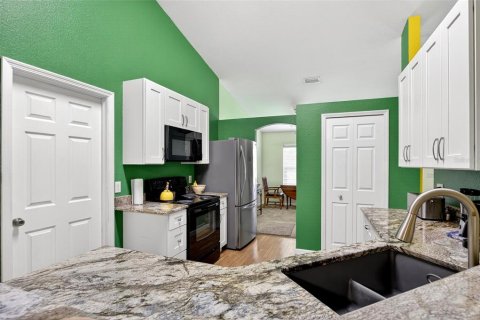 Villa ou maison à vendre à North Port, Floride: 3 chambres, 152.45 m2 № 2142431 - photo 16