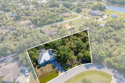 Villa ou maison à vendre à North Port, Floride: 3 chambres, 152.45 m2 № 2142431 - photo 2