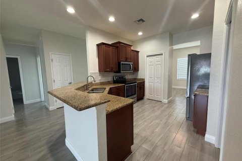 Villa ou maison à louer à Lakeland, Floride: 4 chambres, 194.63 m2 № 2109551 - photo 3