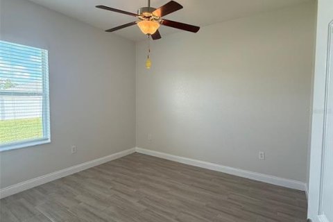 Villa ou maison à louer à Lakeland, Floride: 4 chambres, 194.63 m2 № 2109551 - photo 5