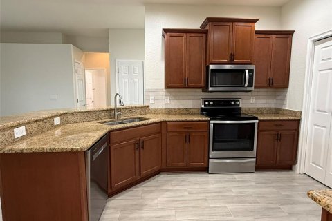 Villa ou maison à louer à Lakeland, Floride: 4 chambres, 194.63 m2 № 2109551 - photo 2