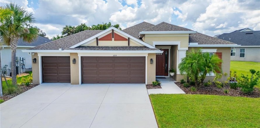 House in Palmetto, Florida 3 bedrooms, 188.5 sq.m. № 1895124