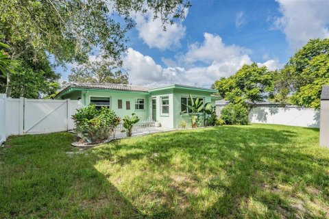 House in Clearwater, Florida 2 bedrooms, 101.82 sq.m. № 1824756 - photo 23