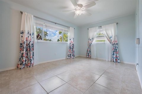 House in Clearwater, Florida 2 bedrooms, 101.82 sq.m. № 1824756 - photo 4