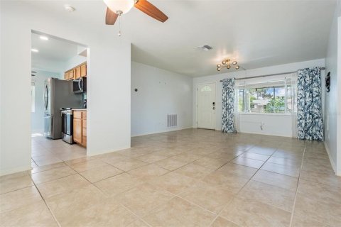 House in Clearwater, Florida 2 bedrooms, 101.82 sq.m. № 1824756 - photo 13