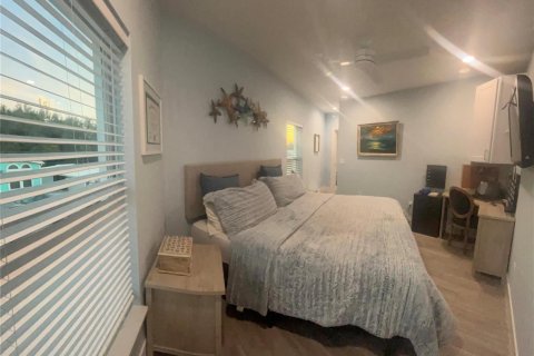 House in Jensen Beach, Florida 4 bedrooms, 158.03 sq.m. № 2088039 - photo 17