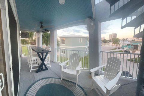 House in Jensen Beach, Florida 4 bedrooms, 158.03 sq.m. № 2088039 - photo 19