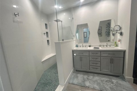 House in Jensen Beach, Florida 4 bedrooms, 158.03 sq.m. № 2088039 - photo 15