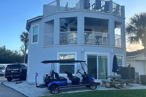 House in Jensen Beach, Florida 4 bedrooms, 158.03 sq.m. № 2088039