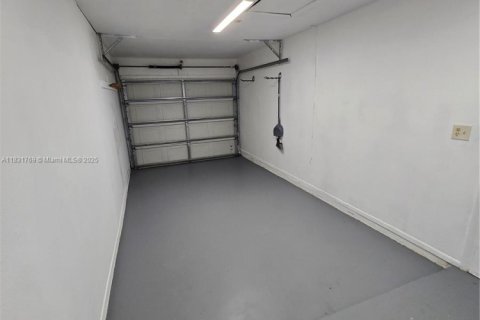 Casa en alquiler en Port Charlotte, Florida, 2 dormitorios, 105.17 m2 № 1934347 - foto 3