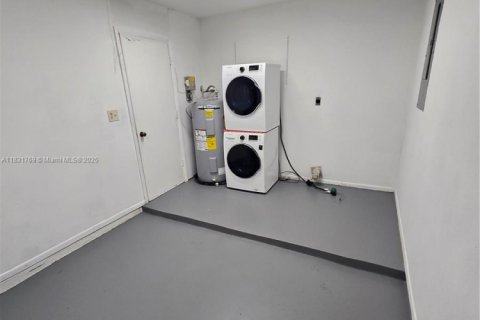 Casa en alquiler en Port Charlotte, Florida, 2 dormitorios, 105.17 m2 № 1934347 - foto 2