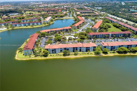 Condo in Pembroke Pines, Florida, 2 bedrooms  № 1691343 - photo 27