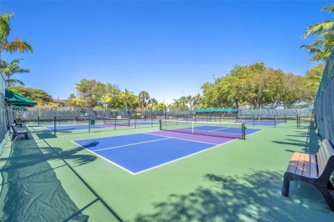 Condo in Pembroke Pines, Florida, 2 bedrooms  № 1691343 - photo 24